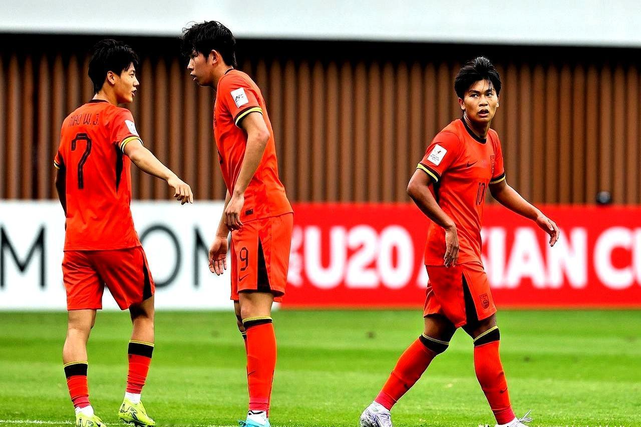 熊猫杯U22国足备战韩国队的消息一出，球迷们瞬间支棱起来了！  
 

这次回归