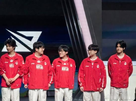 忘恩负义！不输TES有这么多乐子吗？WE亲手放进来一支战队和一支乐队，你还想让他