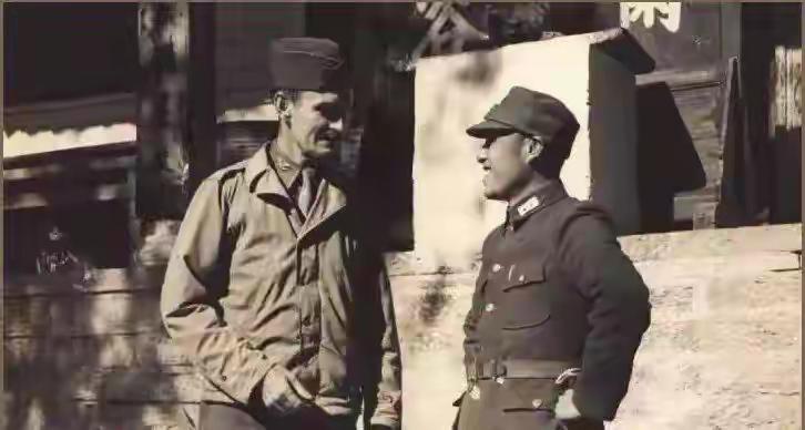 1950年情报首长李克农看到死刑犯照片，突然起身命令枪下留人！原来21年前此人曾