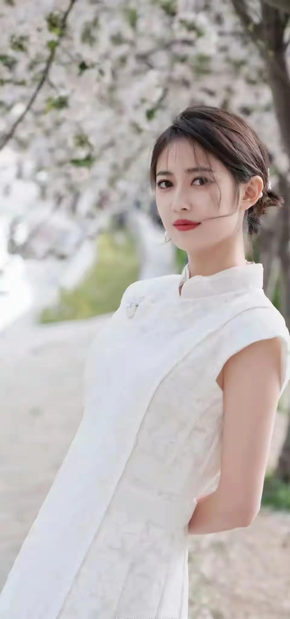 大家说说到底什么样才能算美女那个你最爱的人还在身边吗 美女标准 美女颜值 出众美