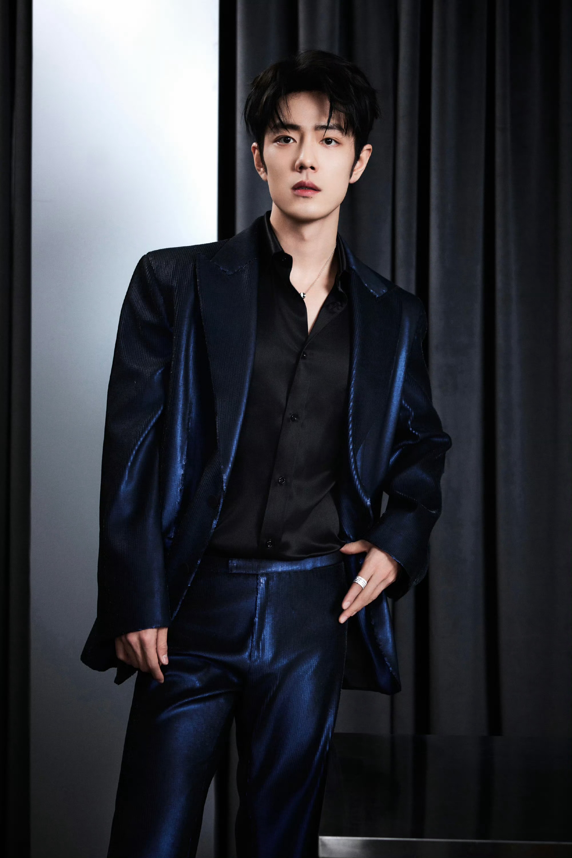 #晚安咪语##肖战第二套# 深蓝色西装奢华矜贵，伟大无须多言！晚安，～