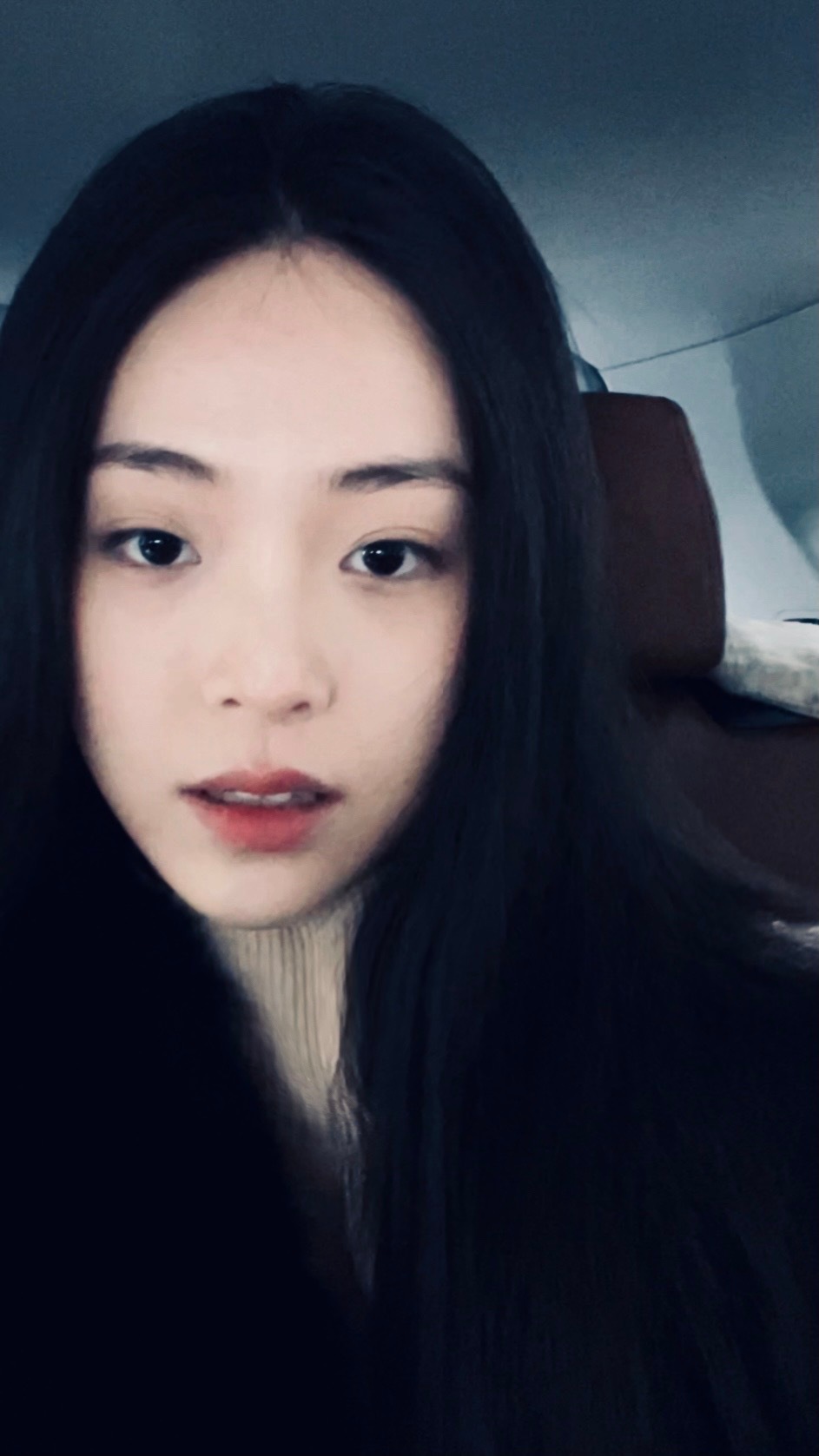 孟祺🧡向全世界安利孟祺 我女素素的 被美晕了简直文艺片女主来的 好强的清冷感?