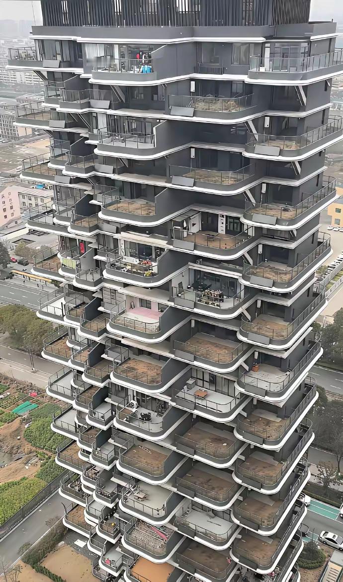 空中花园是亮点，符合国人的院子情节，但这第4代建筑有什么缺点？