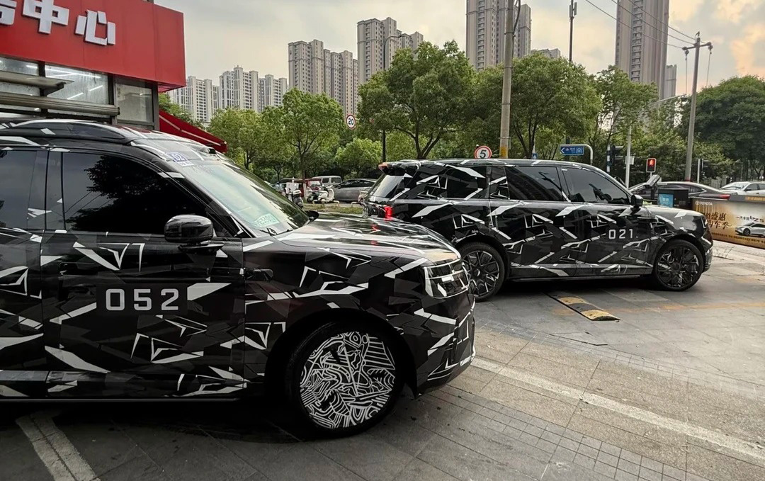 既然开始上街了，估计很多街拍图都会马上出来了，为啥就没人怼着尾灯拍呢？到底上开口