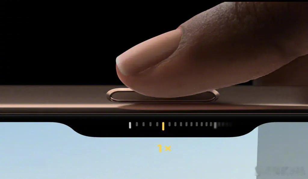 如果非要说出iPhone 16的高光亮点，那肯定是那颗相机控制按键了。之前手机侧