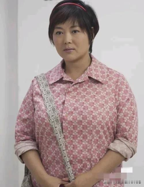 王茜华，这位女神可真是特别。虽然她不像是那些资本家的小姐，但却有着资本家保姆的气