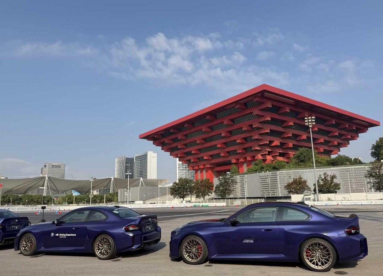 大家说上M3还是M2 CS?
BMW 性能车 BMW M