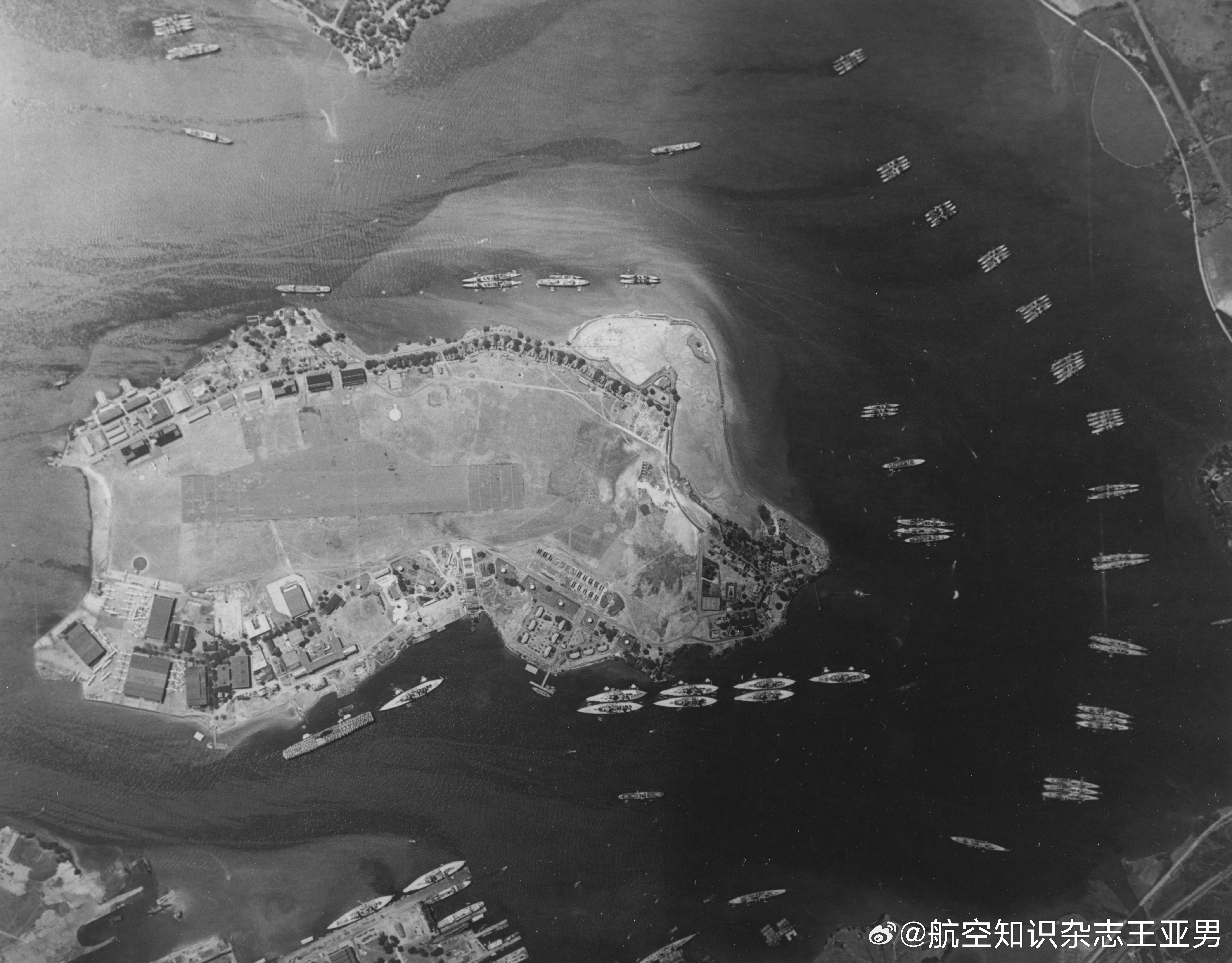 1940年5月3日拍摄的珍珠港，此时距离日本航母突击集群到达这里还有一年多。照片