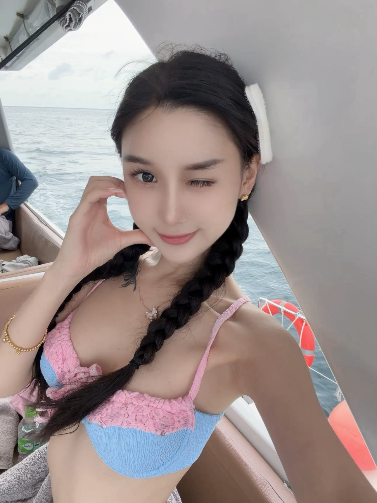 <^^ 泰国