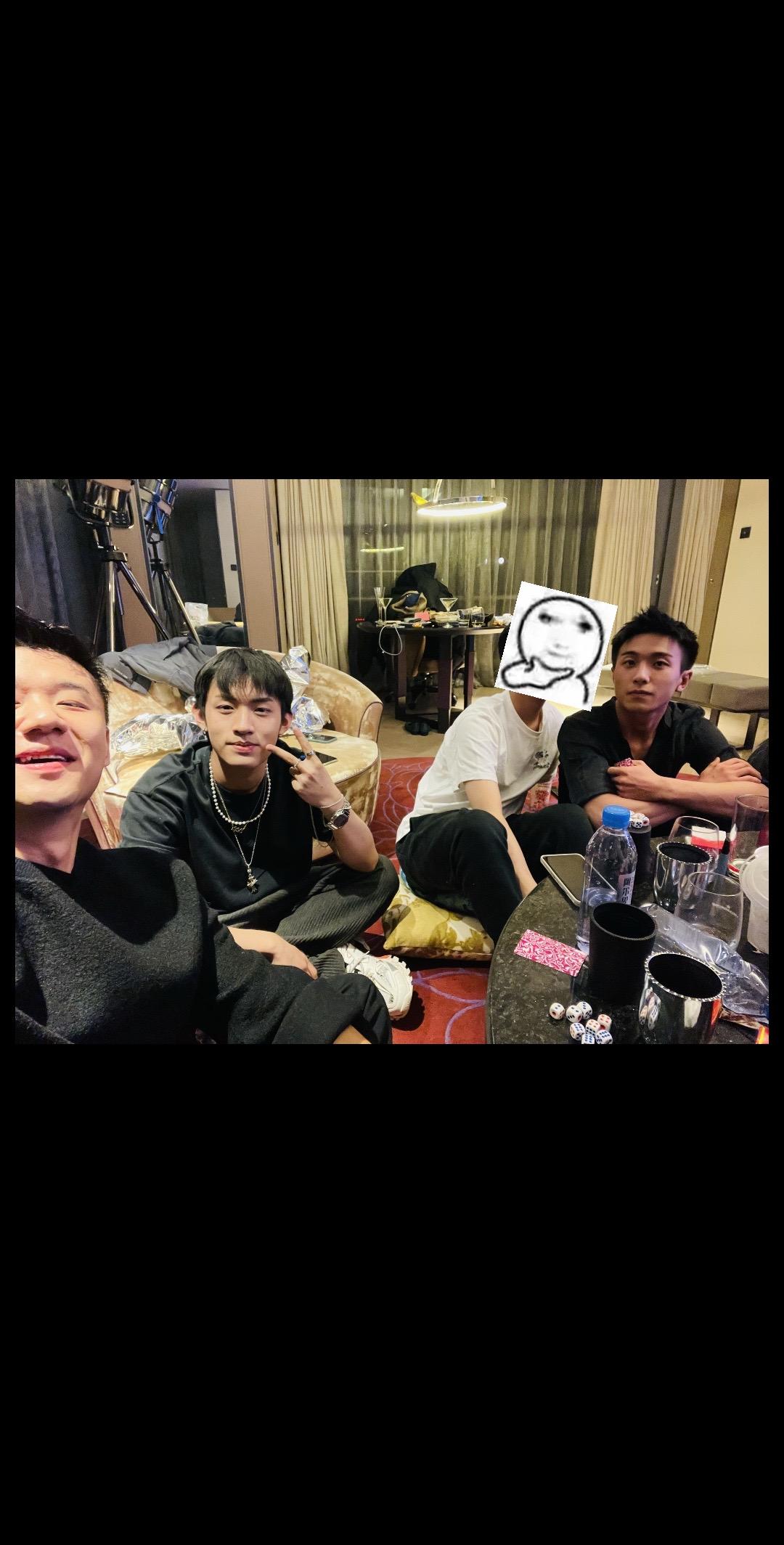 从此 我只想和同样珍视我的人联系。