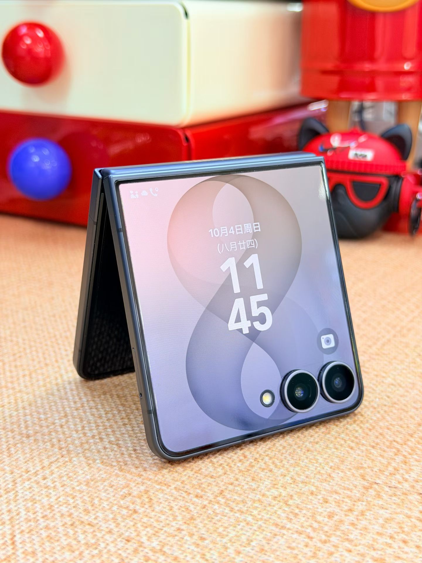 精品二手机三星Galaxy Z Flip 8 12+256G灰8月31日激活，国