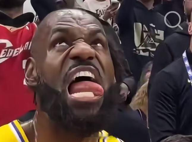 詹姆斯暗示自己即将退役😮“我尚未就未来生涯做出决定，任何一场客场比赛，都有可能