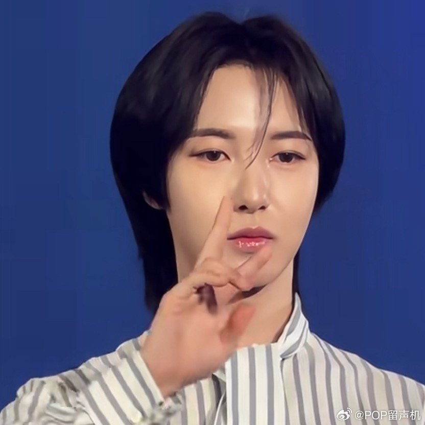 wk他啥时候长这样了 