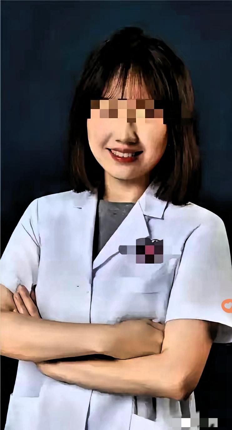最近湖南省人民医院的曾主任火了——不是因为医术，而是因为那点被放大的私德争议。