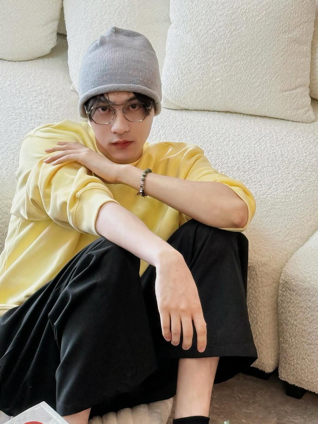 田栩宁冷帽潮男田栩宁柠檬黄营业又双叒叕➕1了🍋冷帽潮男日常分享！随便一拍都好帅