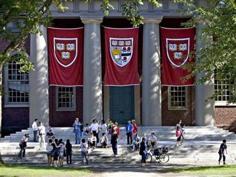 哈佛大学回应被撤销国际招生资格美国国土安全部于2025年5月22日宣布撤销哈佛大