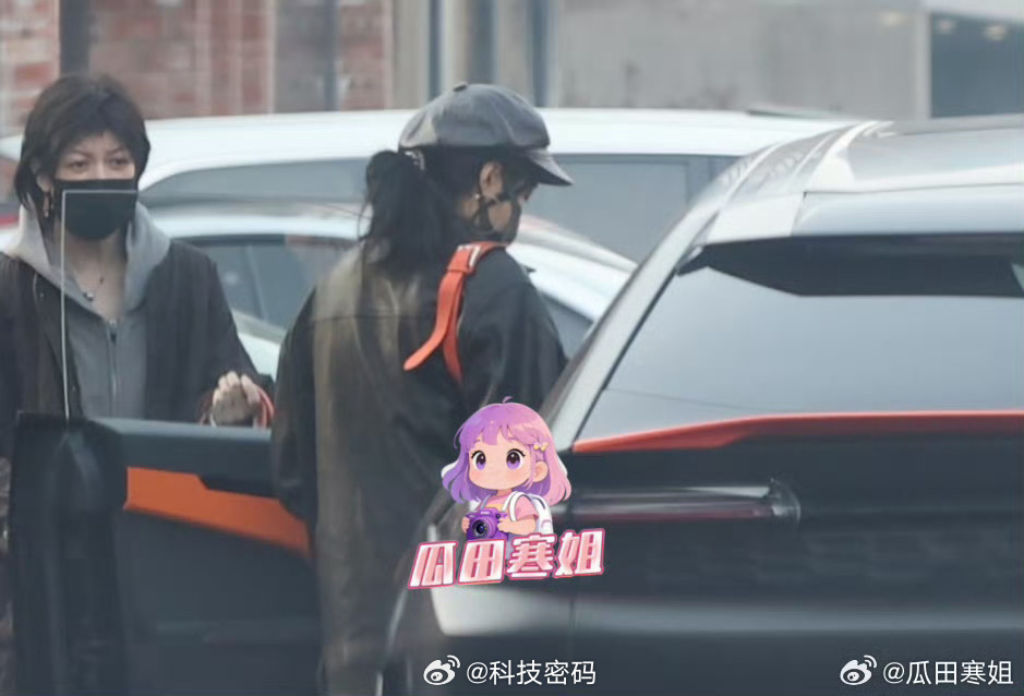 曝关晓彤喜提新车什么车？ 