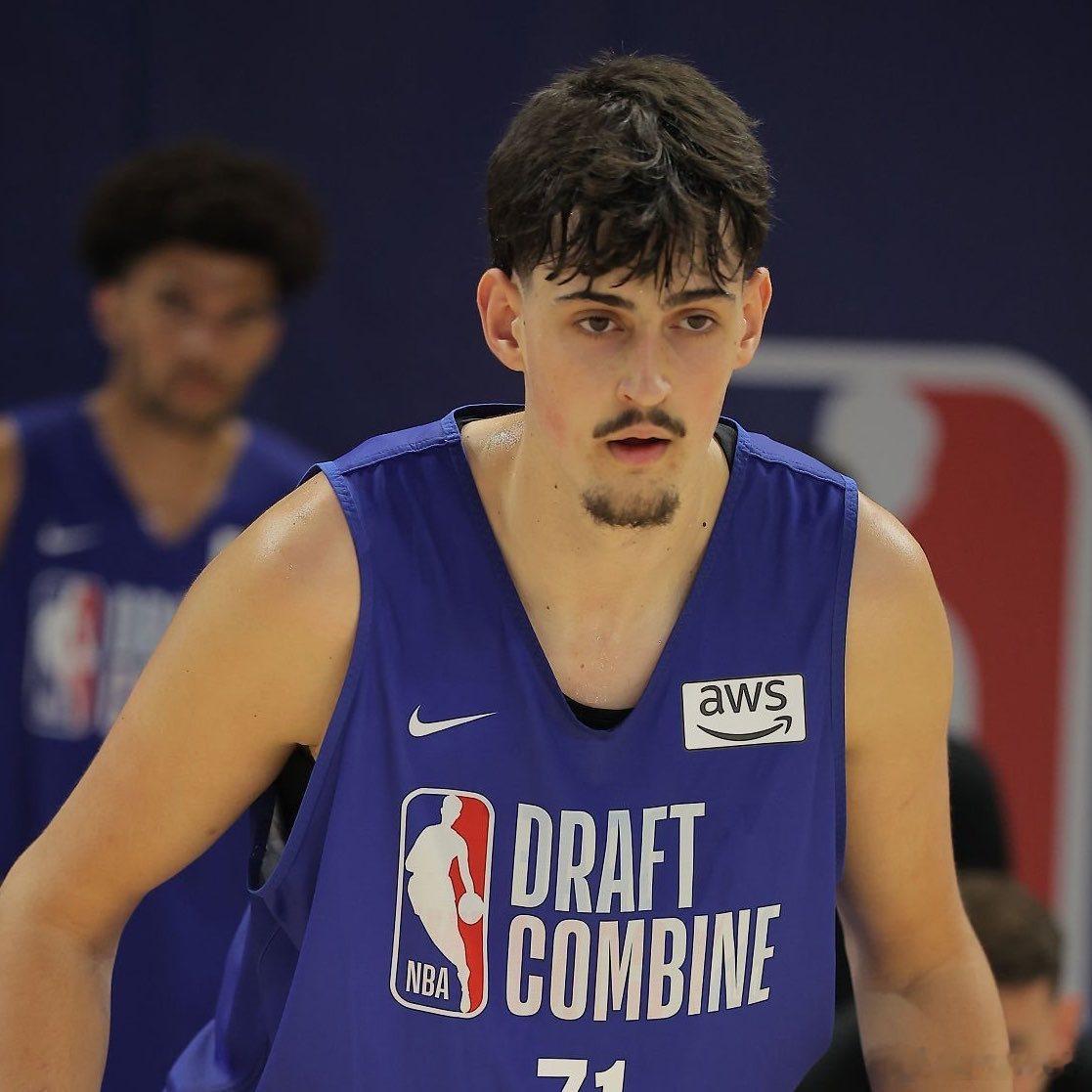 据ESPN记者温霍斯特消息，过去几天快船队已私下试训多名预计会在乐透区末段被选中