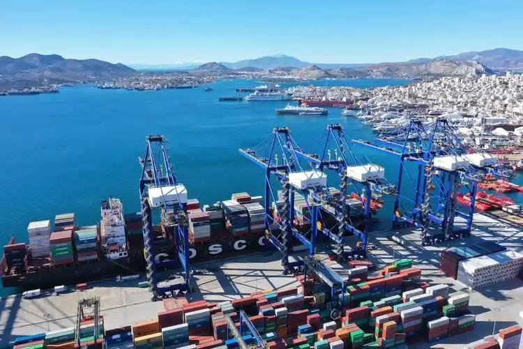 新加坡的成功靠的是什么?去港口贸易新加坡啥也不是
       港口贸易确实是它