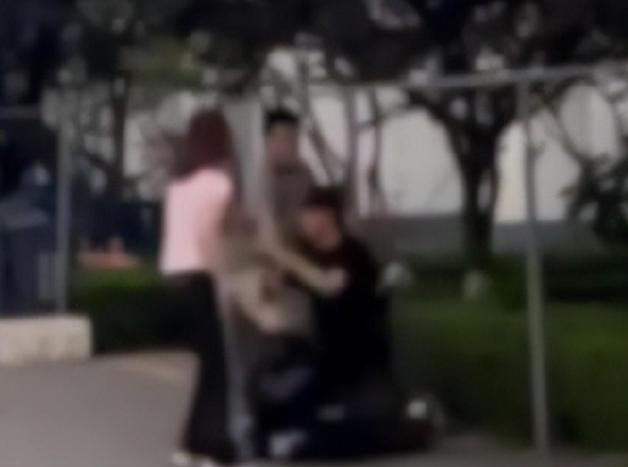 最近朋友圈疯传一个“周口俩男的开车抢女的”故事，说得跟真的一样，有名字有细节还有