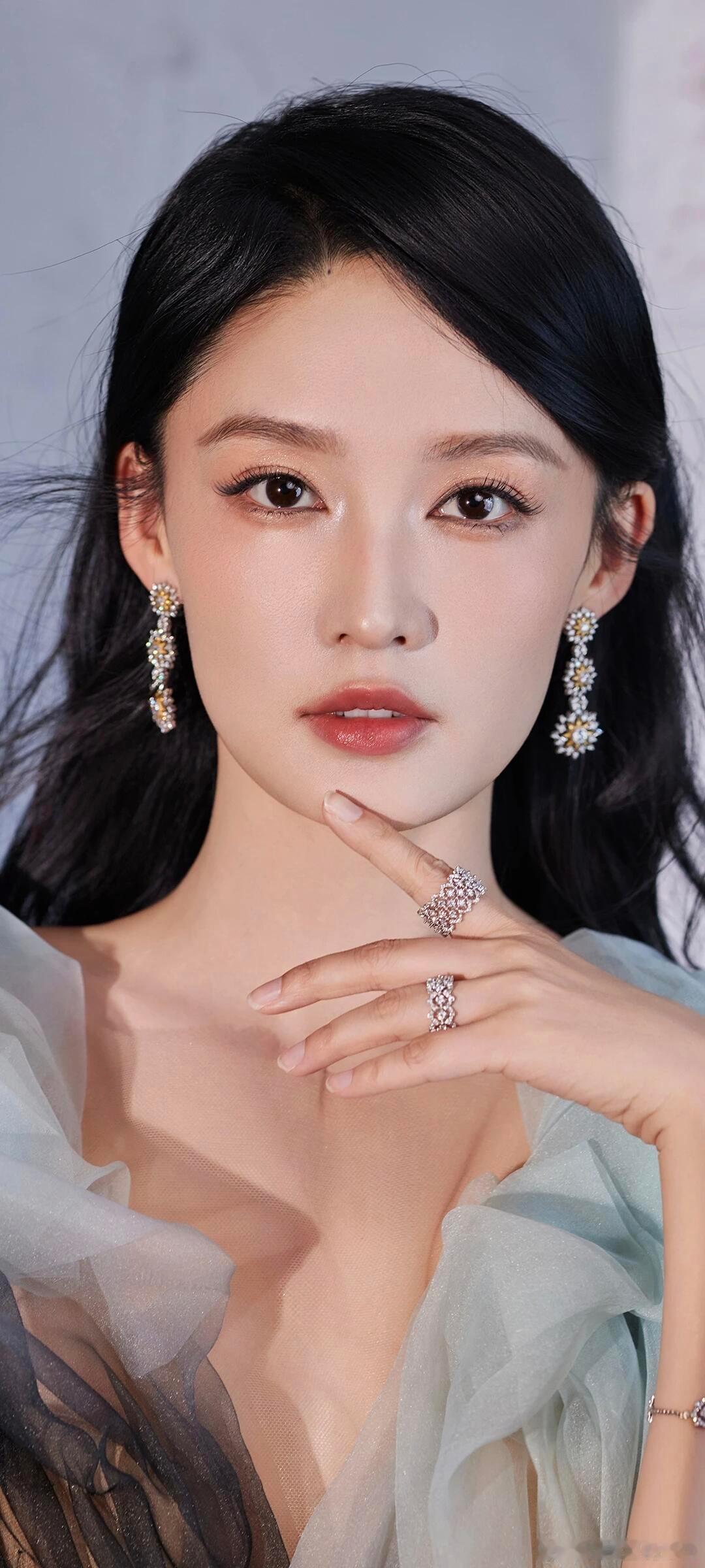 李沁 