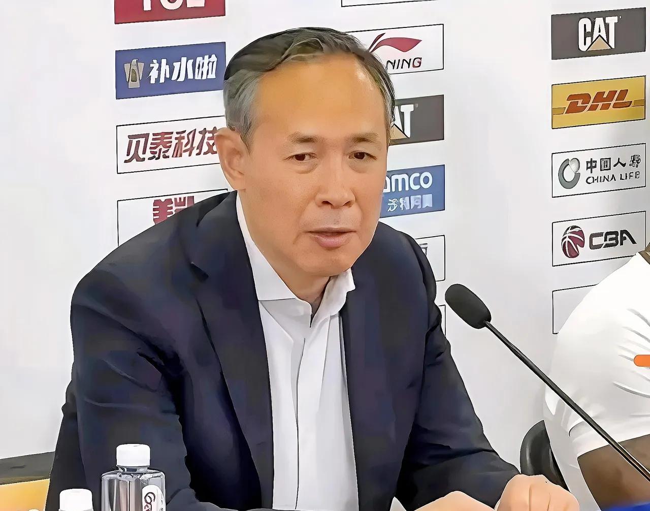 三天前刚终结霸主26连胜神话，今天就20分领先主场崩盘？许导赛后一句“无憾”真让