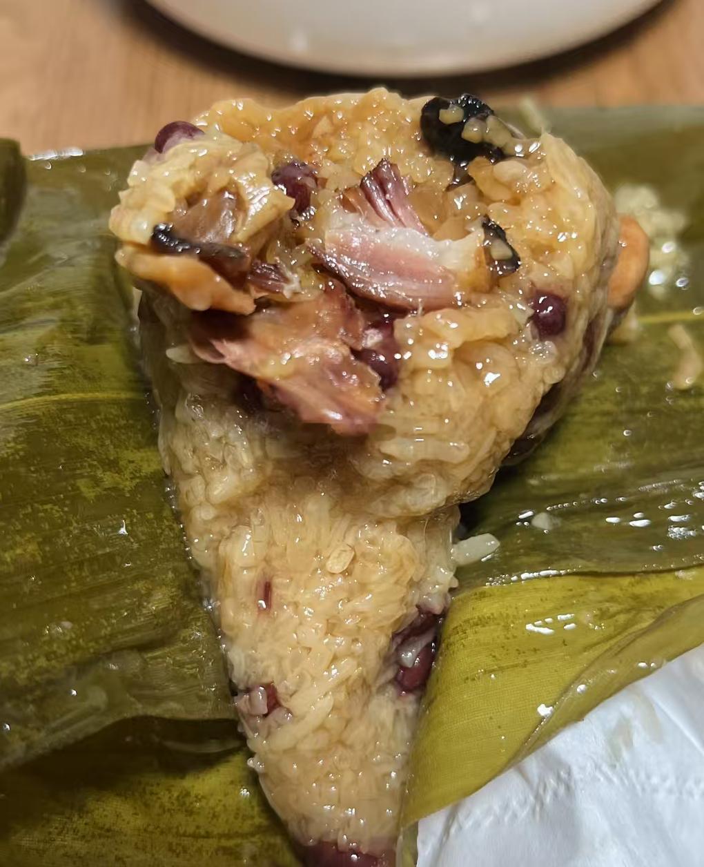 朋友们喜欢吃咸粽子还是甜粽子呢？老曹比较爱吃咸粽子但甜粽子也是别有一番风味的金价