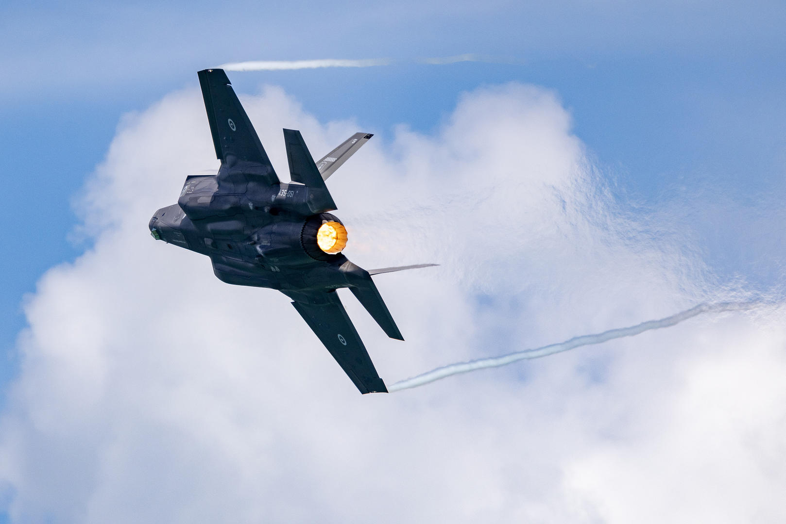 #新交付的F35被曝没雷达#【新交付的F-35没雷达，用额外配重块代替？知情人士