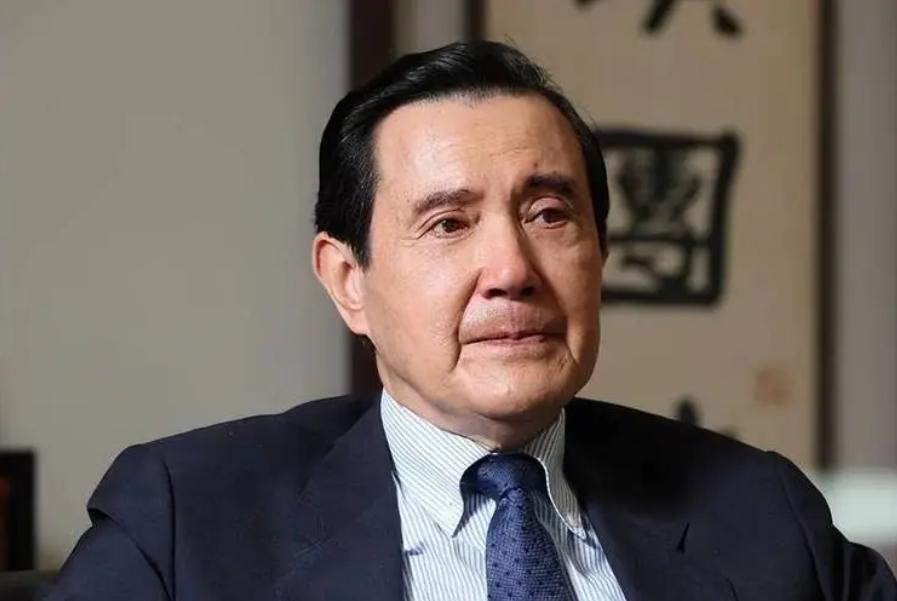 马英九现在估计肠子都悔青了！他后悔的不是多次访问大陆受到高规格接待，也不是公开主