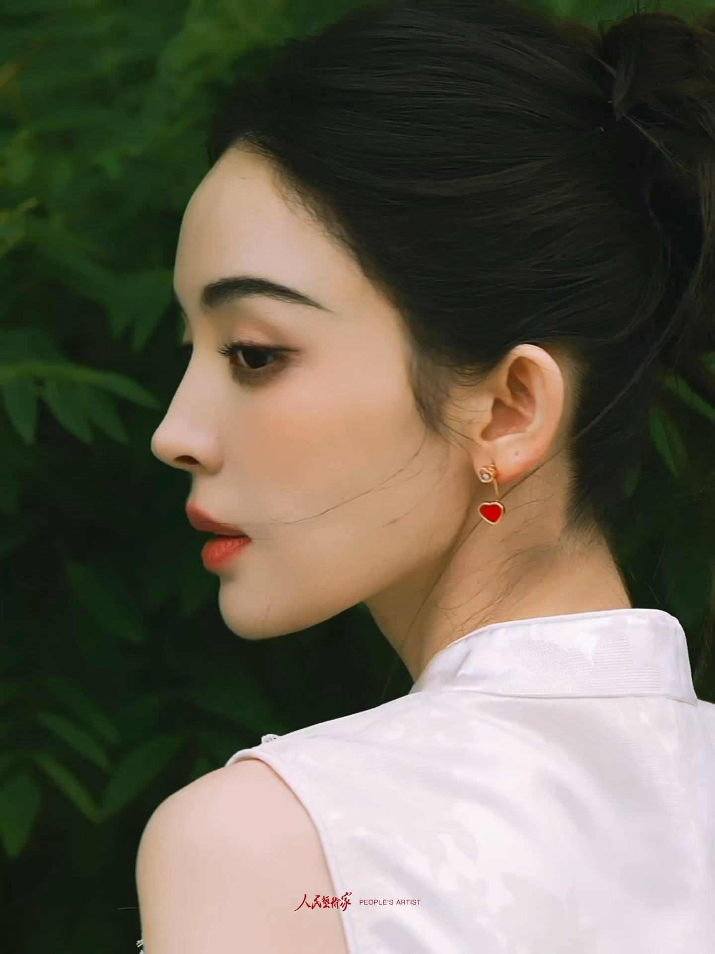 娜扎人民艺术家杂志预告，独属于东方女性的韵味！！