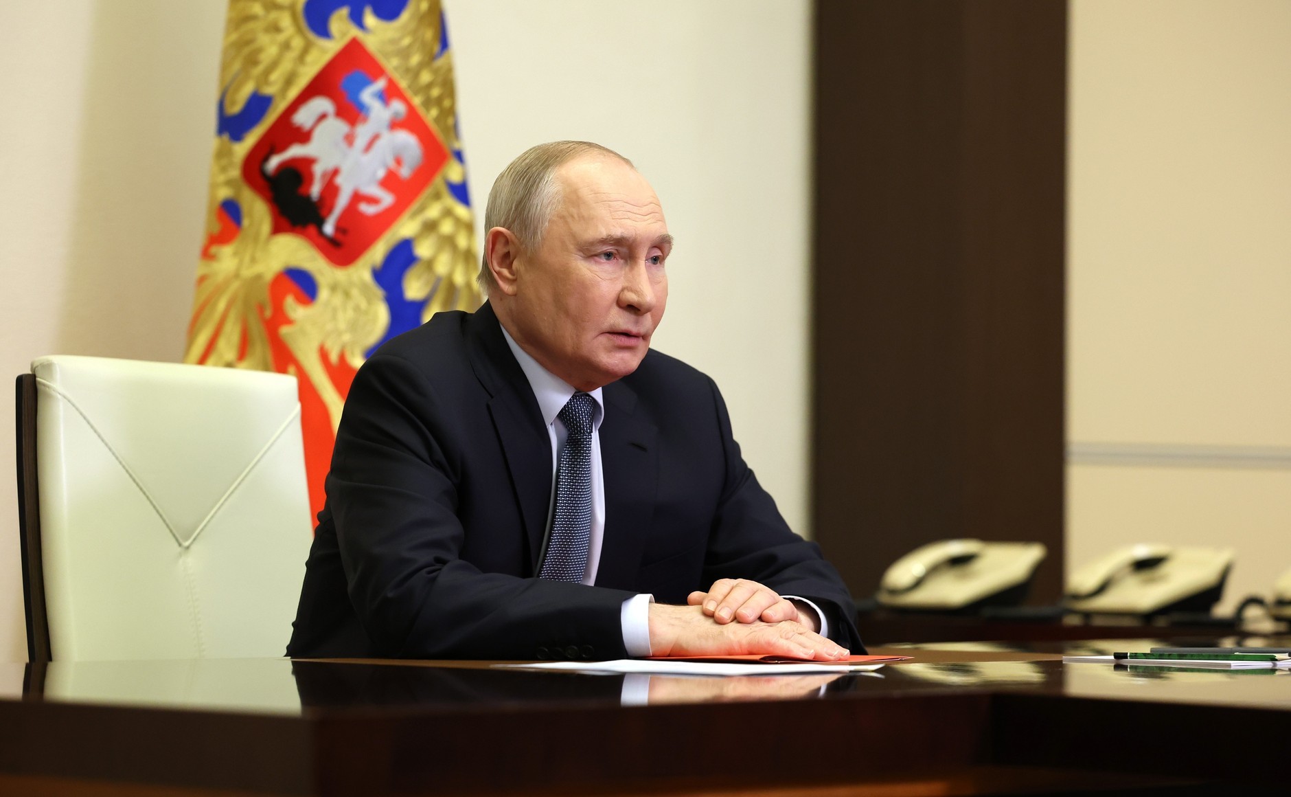 瓦洛佳小朋友  与俄罗斯联邦安全会议常任成员召开会议总统通过视频连线与安全会议常