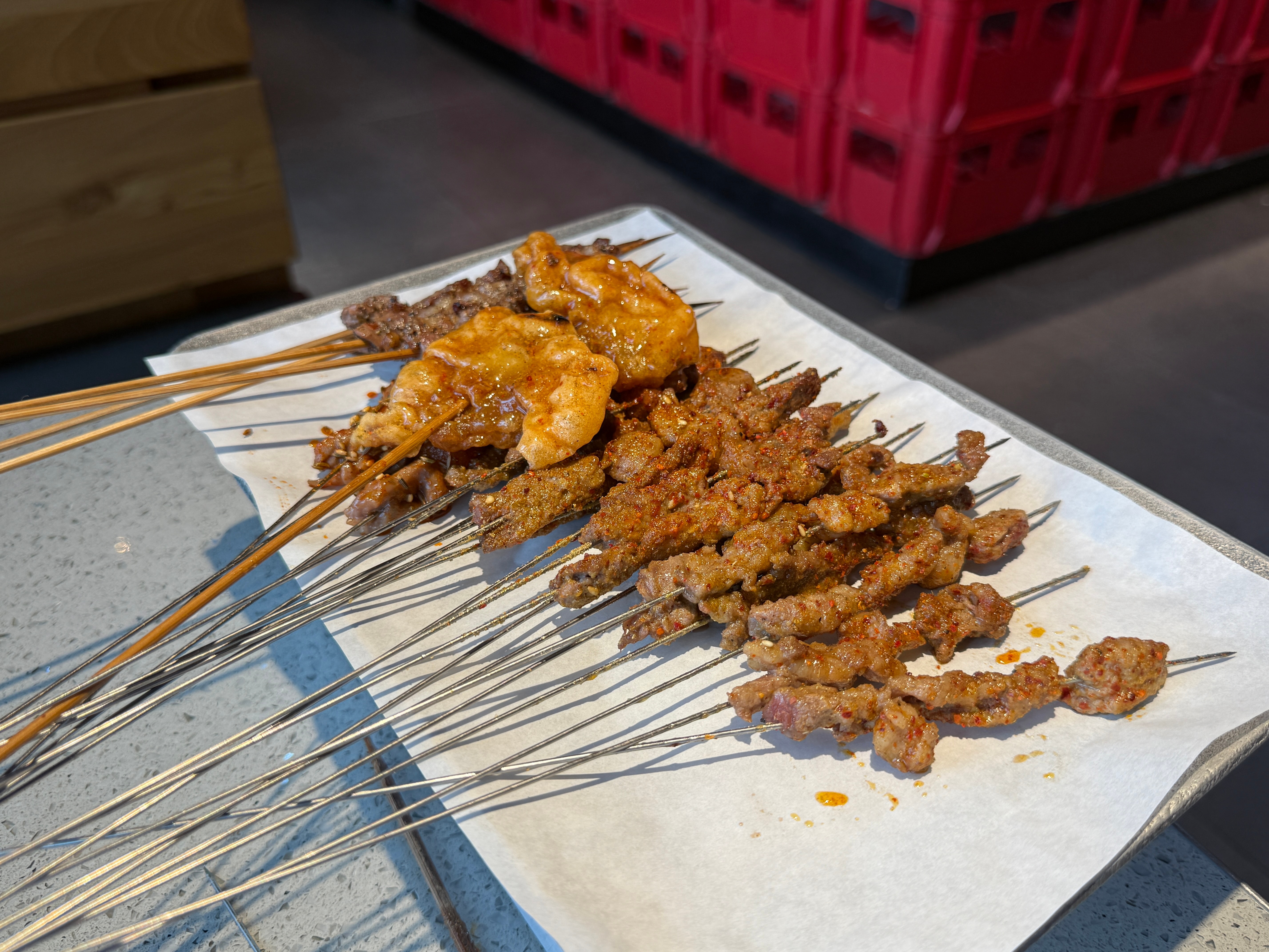 恰个东北小烧烤，我最爱的烤锅包肉。[坏笑][坏笑] ​​​