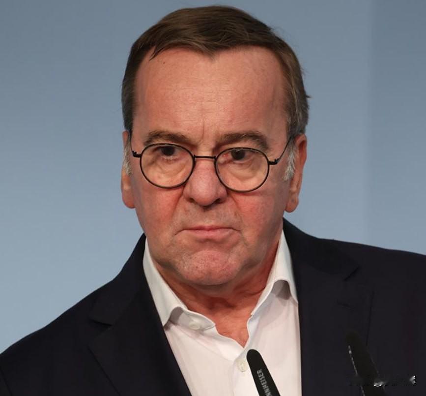 【特朗普关于北约驻阿富汗士兵的言论引发欧洲国家众怒】
 
1月26日，德国防长皮