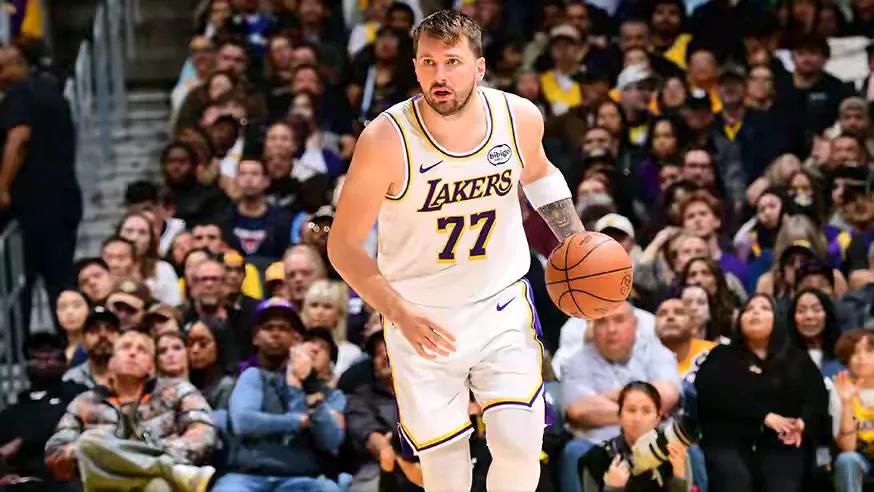 今天湖人赢不完整的掘金，赢的不够痛快淋漓，一开始还落后，被掘金来个三分球7投6中