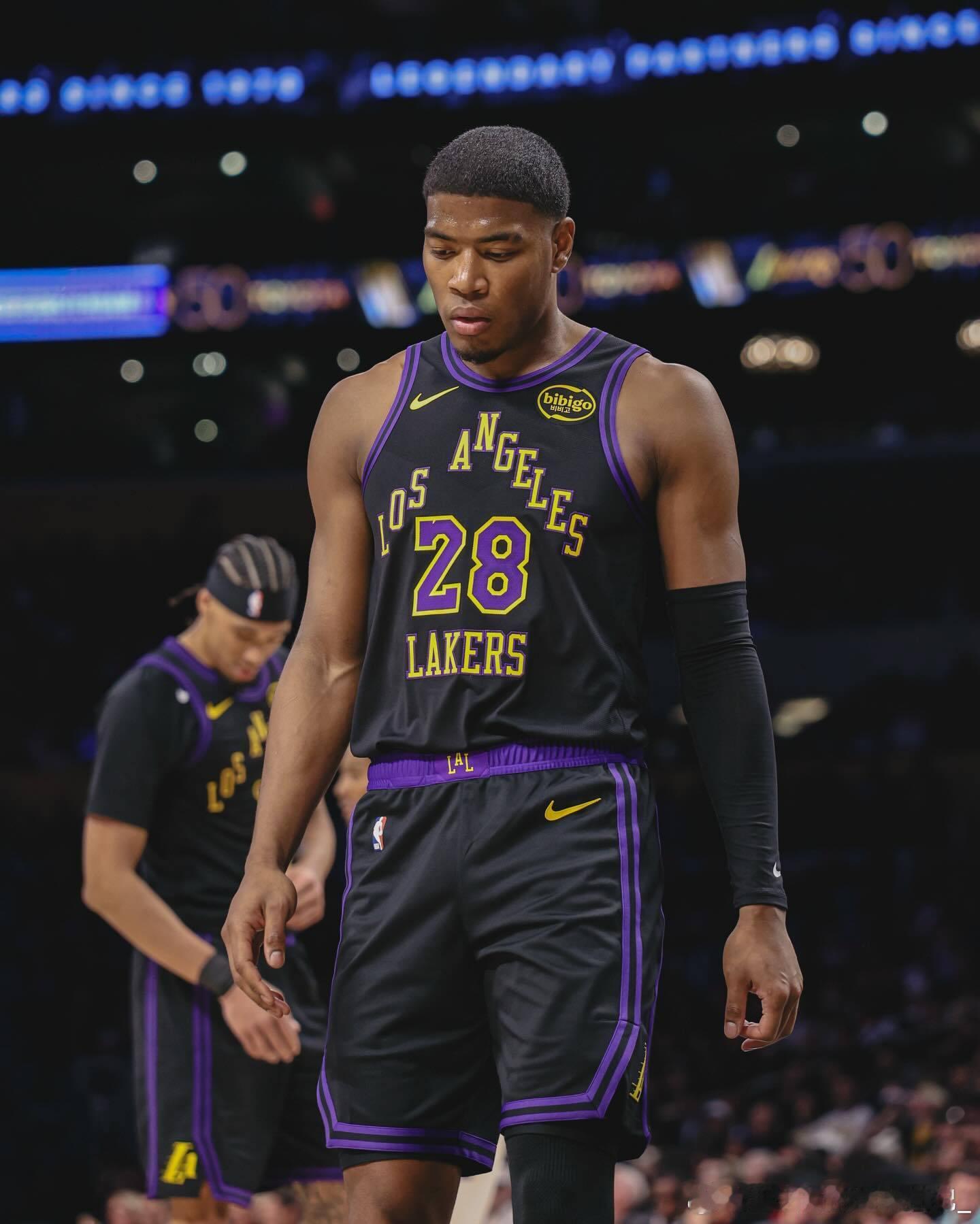 八村更新ins：“lakeshow☂️☀️”湖人国度