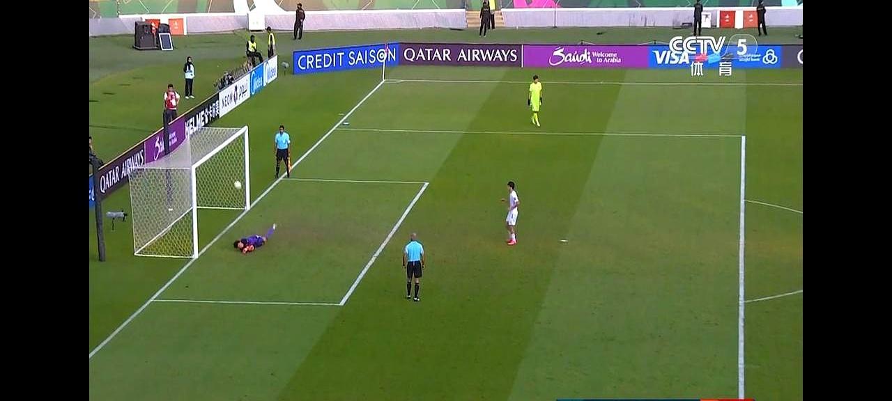 4场0失球进四强！
 
门将李昊把球门焊死。小组赛踢伊拉克、澳大利亚、泰国，他1