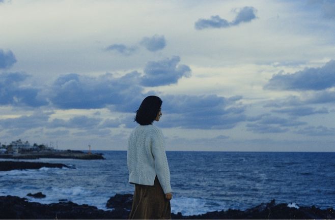 我们曾如此期盼外界的认可，到最后才知道：世界是自己的，与他人毫无关系。 