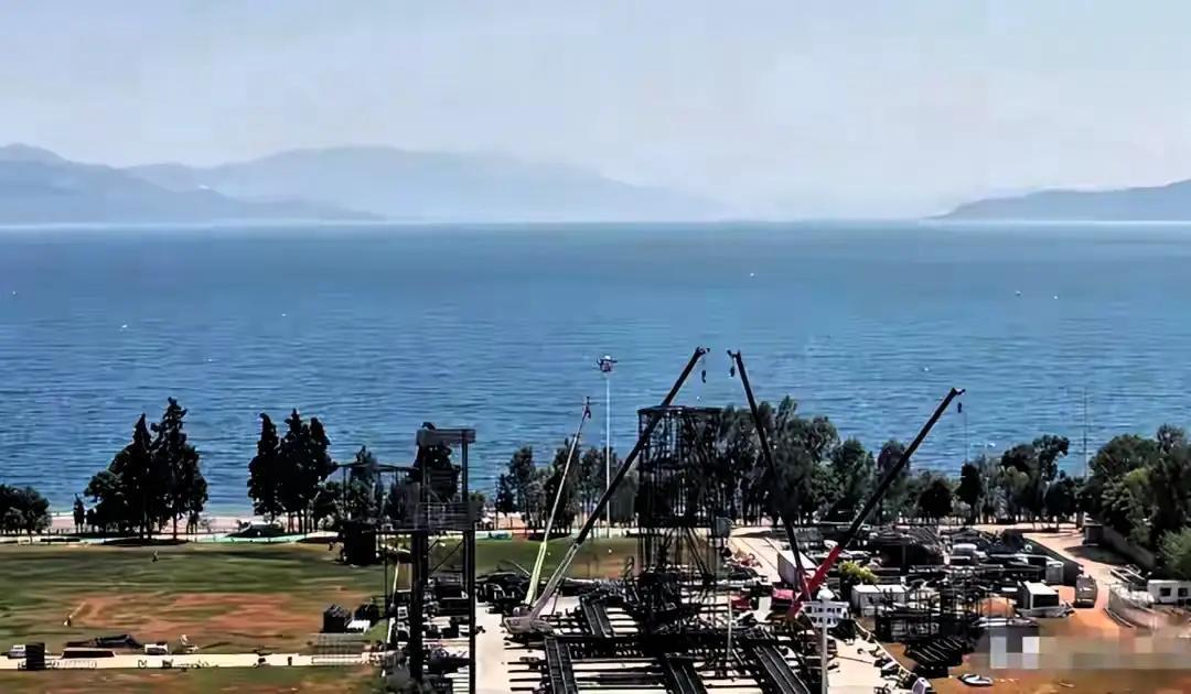 玉溪澄江抚仙湖华晨宇演唱会取消觉得挺突然的，在三个月前当地有关部门还出来说很荣幸