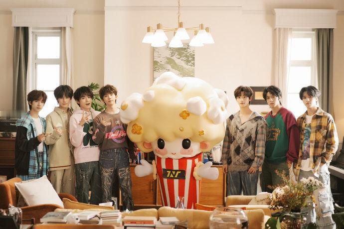 时代少年团开场嘉宾 时代少年团开场嘉宾可爱的米爆娃登场啦🍿已经开始期待时代少年