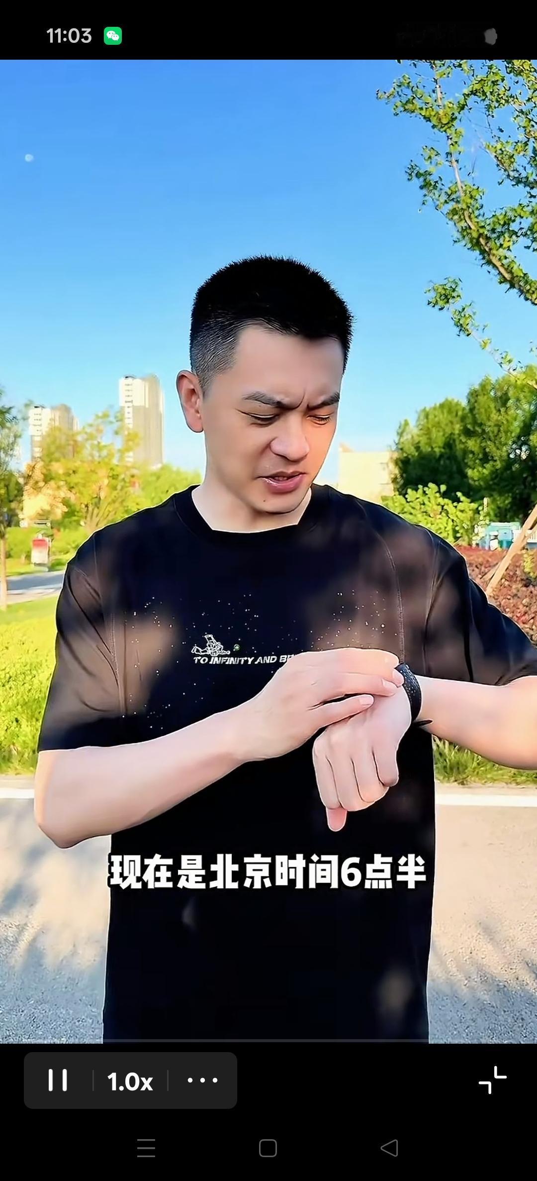杨鸣指导解说亚洲大学生篮球联赛！
杨鸣指导忙的像个小陀螺，现在各个顶级赛事的嘉宾