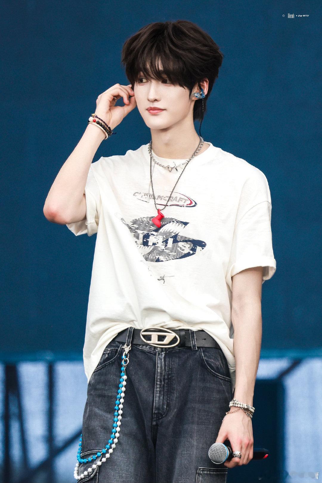 奔赴少年音乐节JYP中国男团首次音乐团 果然爱豆还是要在舞台上发光发热！奔赴少年