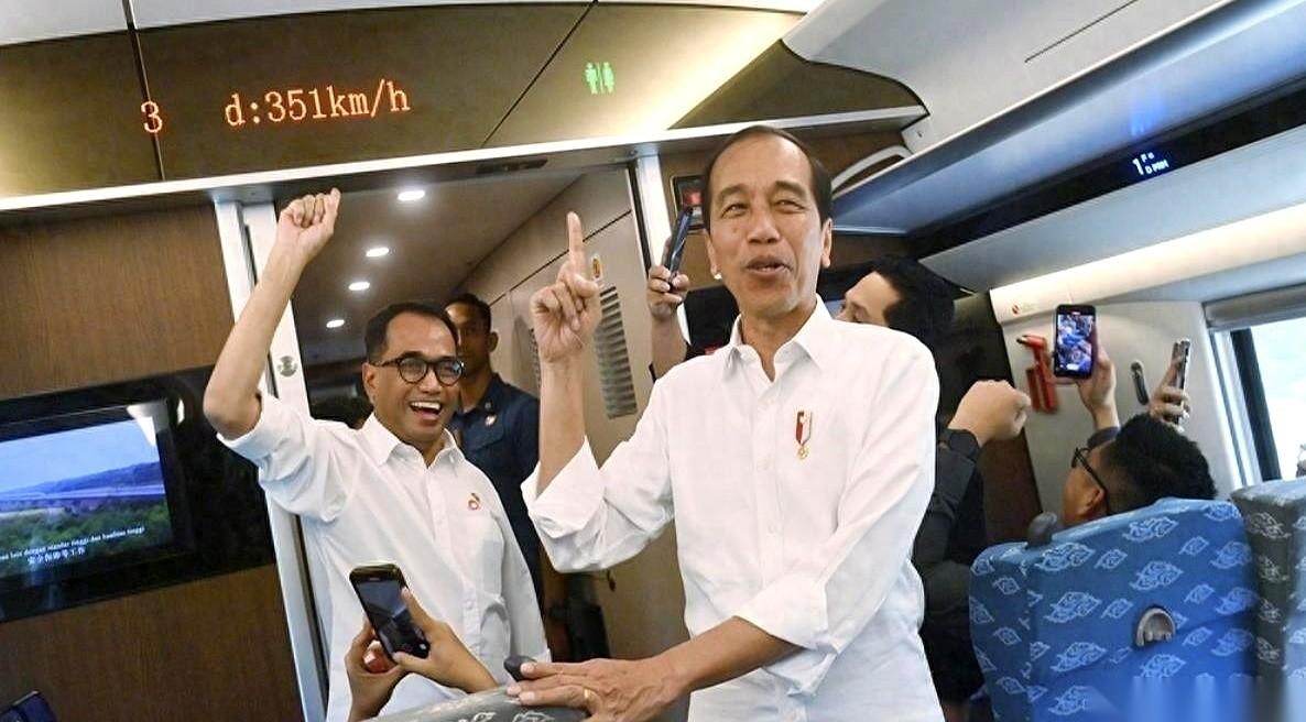 “想谈？行啊，先把单子结了。”
据说印尼最近又找上门想盘盘账，咱们的人一点没含糊