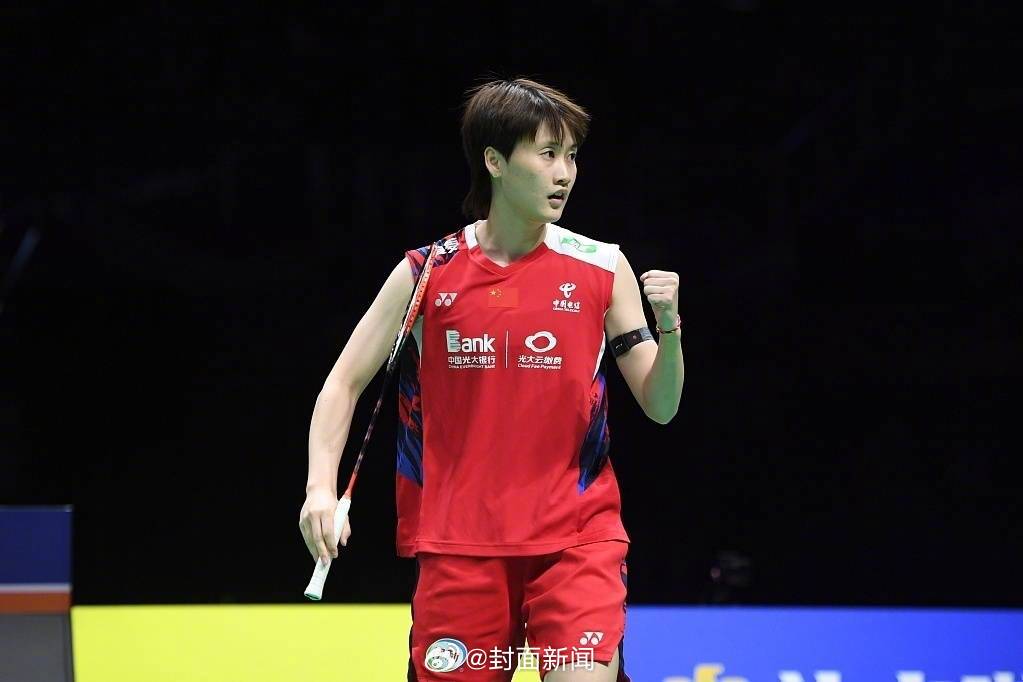 【横扫日本晋级决赛！#国羽女队将冲击尤伯杯16冠#】5月4日，成都2024汤尤杯