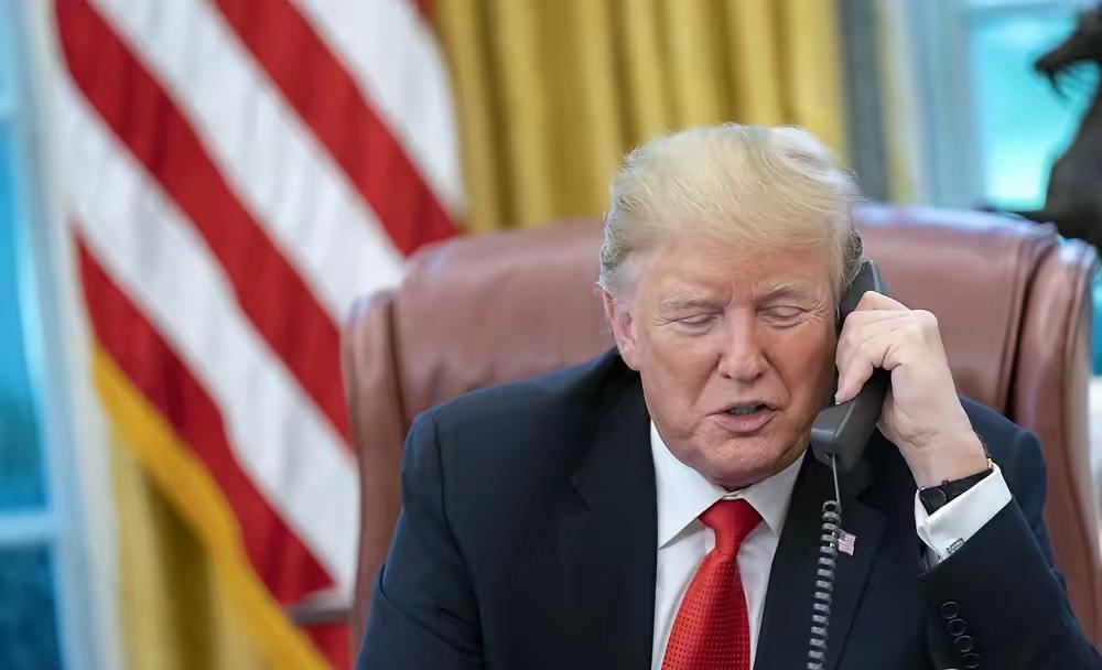 想访华，就别碰红线。
特朗普若在军售单上签字，那就是公然侵犯中国核心利益。既然你