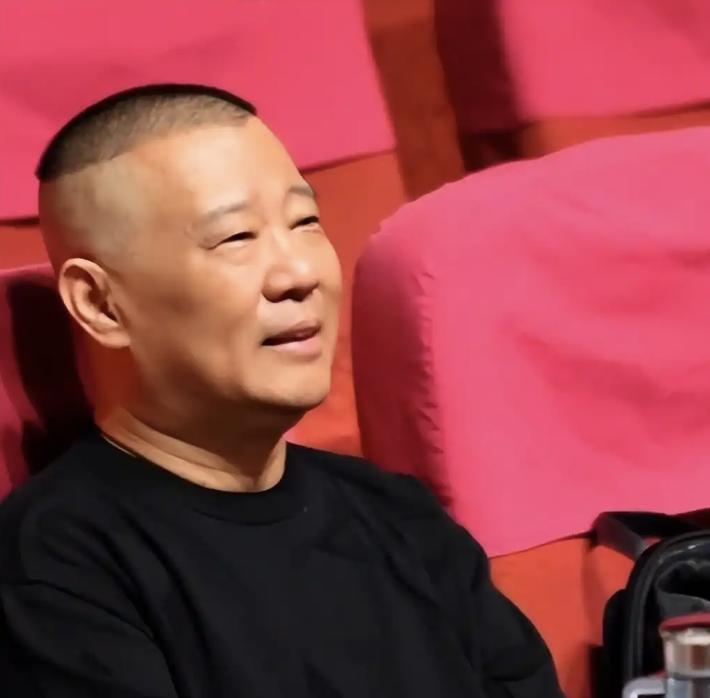 德云社这盘棋，郭德纲玩得太透了。

侯震凭啥能在等级森严的德云社，坐稳谁也动不得