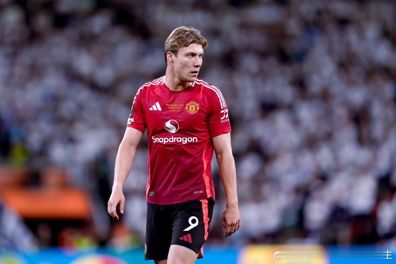 开云体育馆曼联  【霍伊伦是阿莫林麾下曼联评分最低球员，本赛季在那不勒斯9球3助