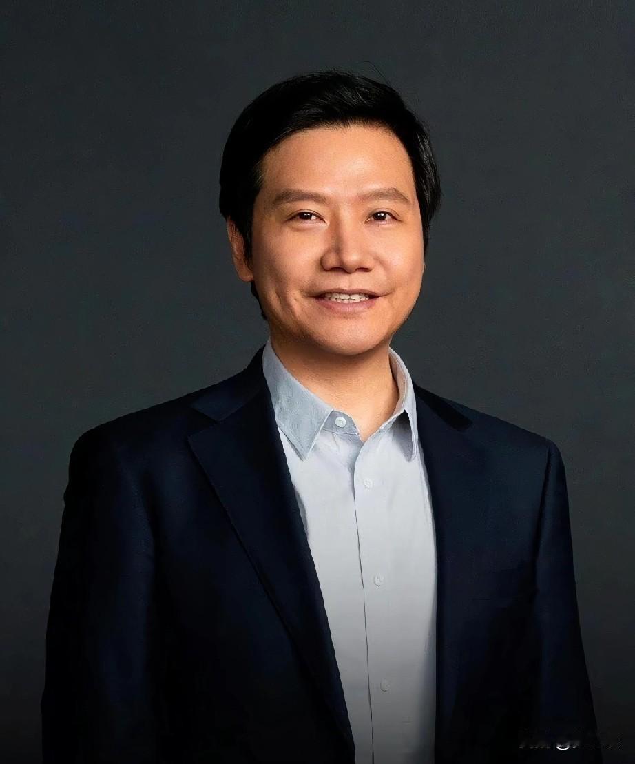 雷军，小米领军人物，从一位程序员到企业家，他还是以真诚对人，踏实做事，曾经他说过