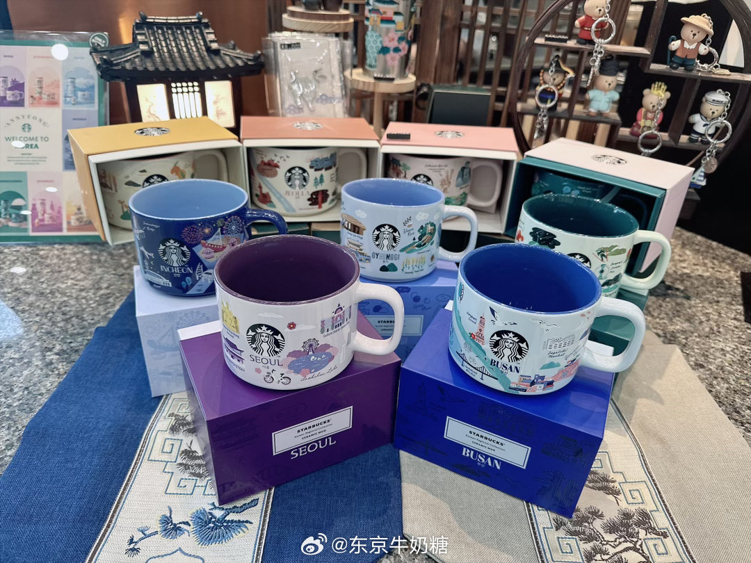韩国限定星巴克也是喝上了。这个星巴克限定杯真的太好看了。这次去夏威夷买了夏威夷的