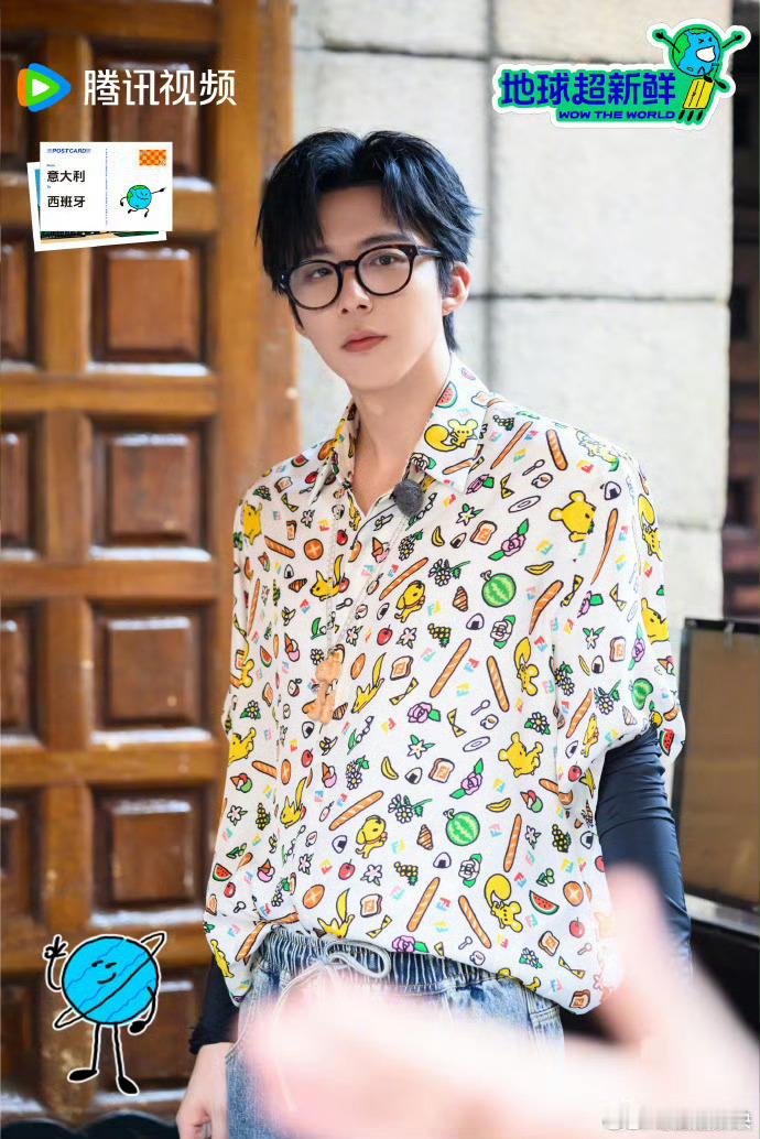 刘宇宁林一俩筷子打起来了刘宇宁林一「筷子互殴」引爆身高差萌暴击！话筒当剑推来搡去