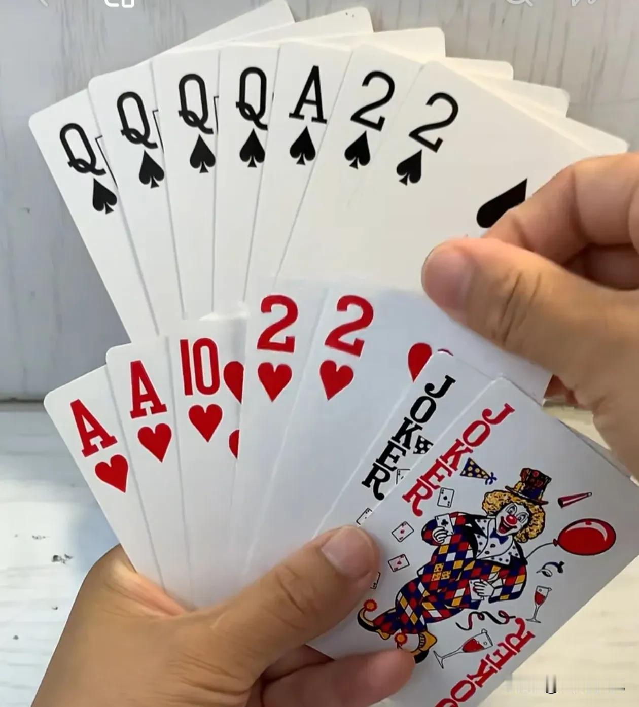 欢乐斗地主巧解残局。
规则有连有带，最多3带1，也可以3不带。下面先出牌。谁能赢